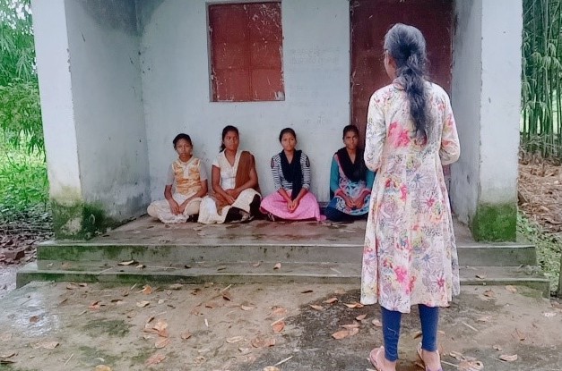 "I don’t want to get married right now. I want to continue my studies," said Shanti (name changed). "After all, it’s about my life and my rights." As a 16-year-old in India who learned about the harmful effects of child marriage in school, she fought off marriage to a 25-year-old distant relative. Here she talks to peers about their rights. © UNFPA India
