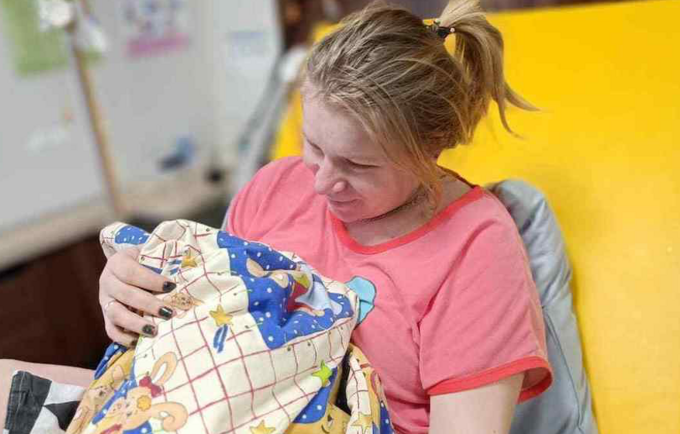 戦闘が激化している中で出産したウクライナ女性 @UNFPA
